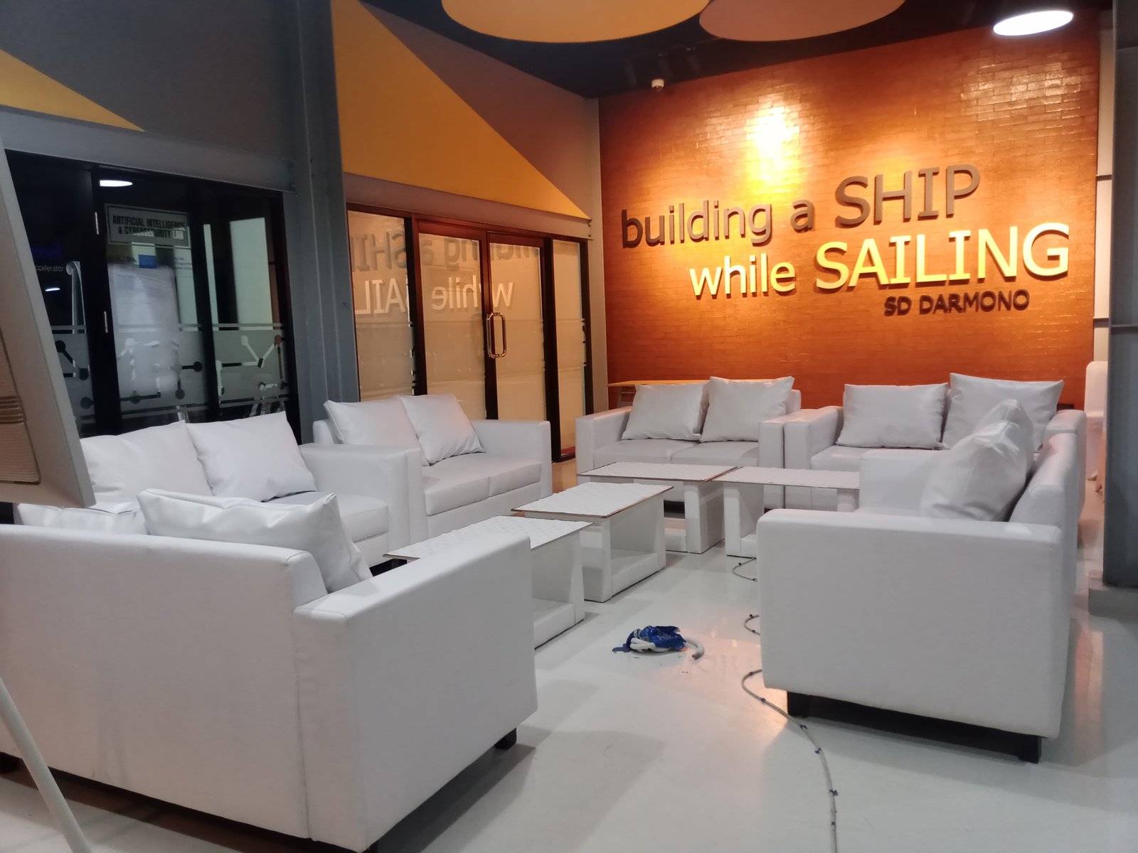 Sewa Sofa Sekitar di Balai Pertemuan Universitas Indonesia Jaminan Kualitas 2025