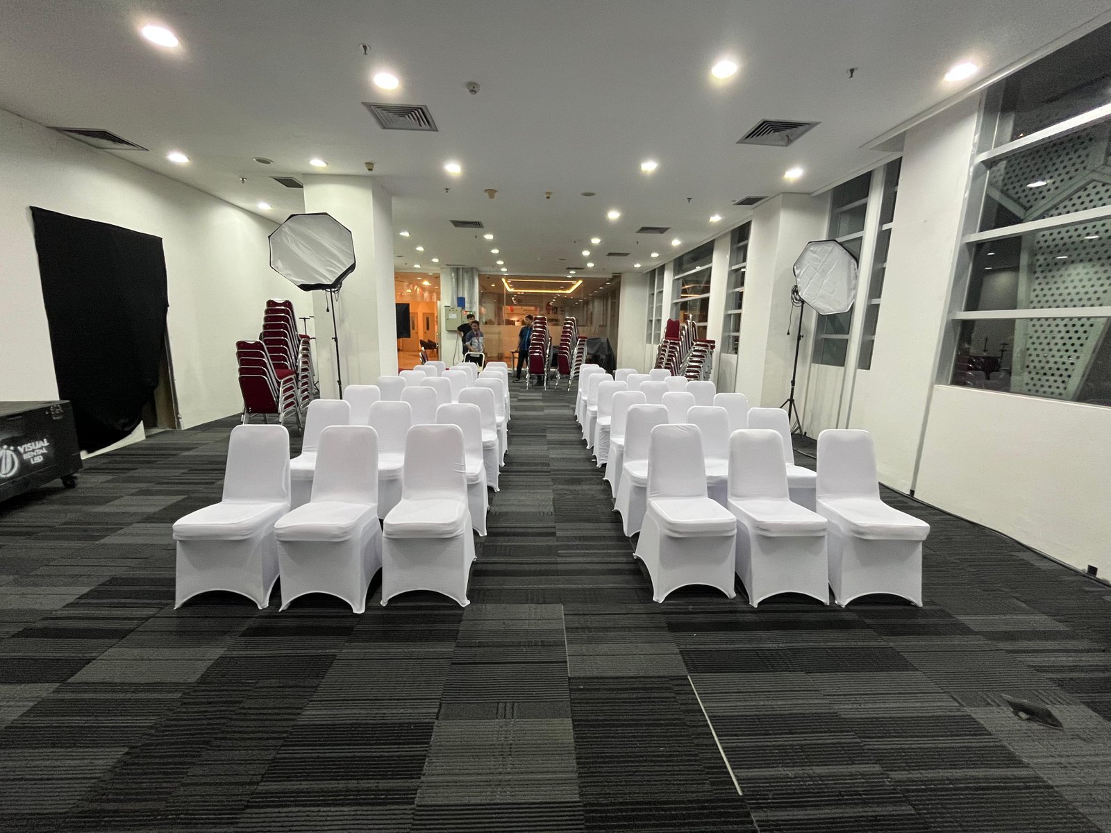 Sewa Kursi di Avenzel Hotel & Convention Bekasi – Rental Jabodetabek