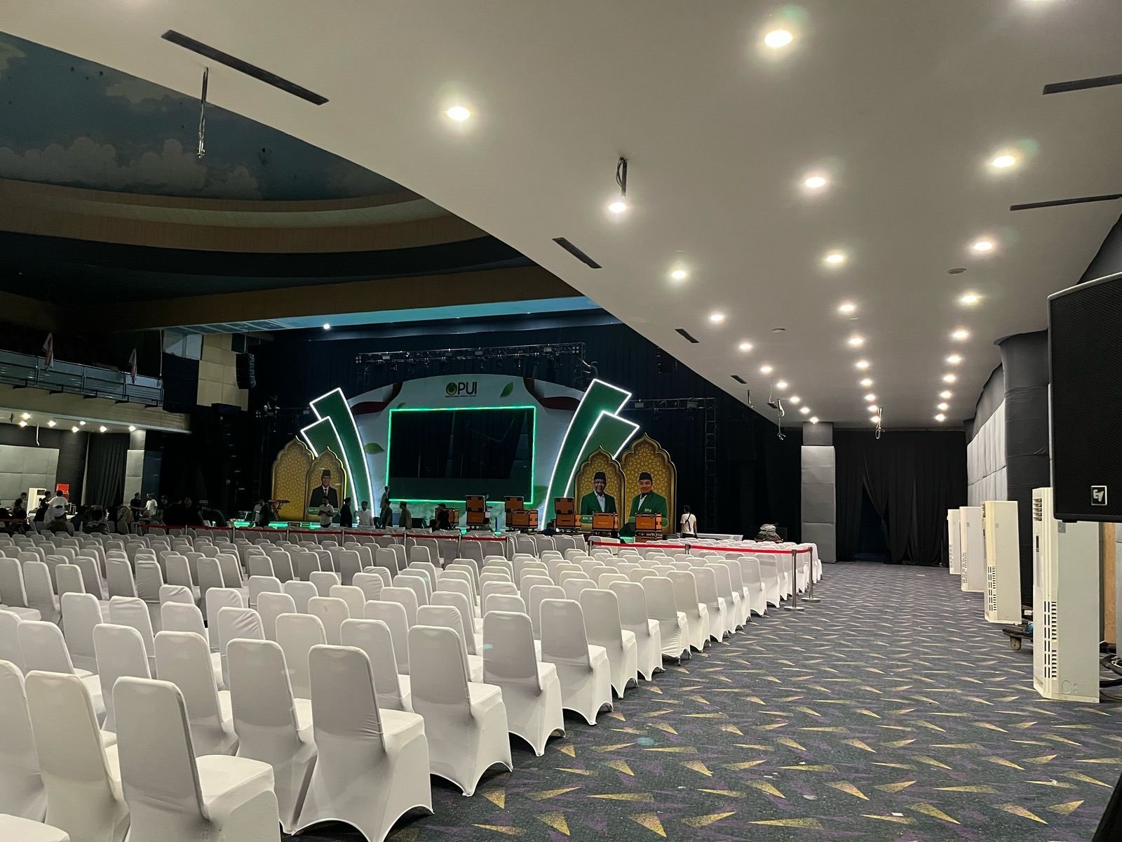 Sewa Kursi di Pesanggrahan Jakarta Selatan – Rental Jabodetabek