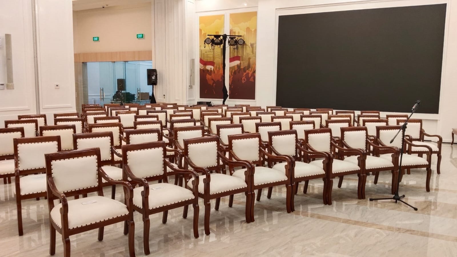 Sewa Kursi di Summarecon Mall Bekasi – Bekasi | Rental Jabodetabek