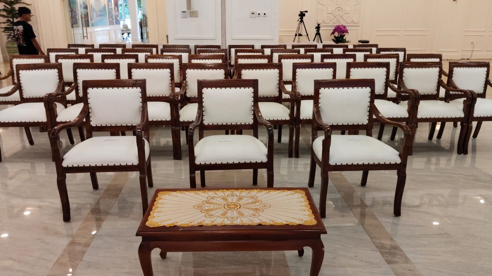 Sewa Kursi di Shangri-La Hotel Jakarta – Jakarta Pusat | Rental Jabodetabek