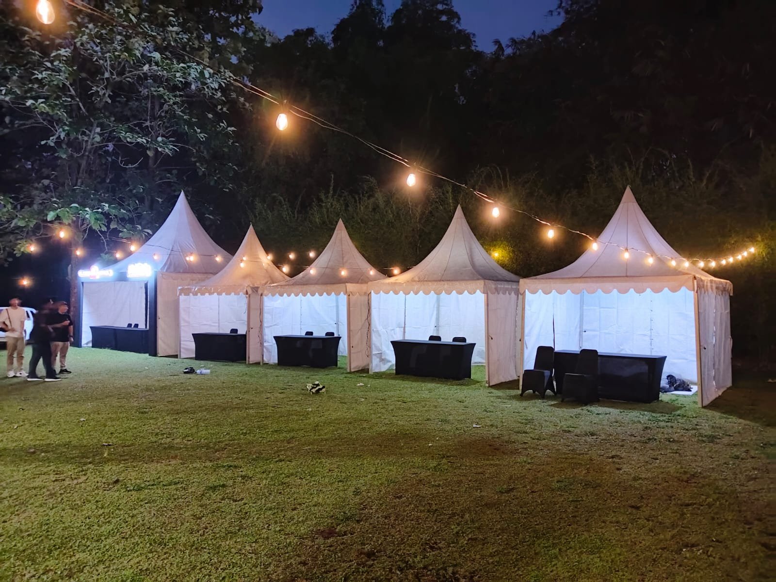 Sewa Tenda di Universitas Indonesia (UI), Depok – Balairung UI & Auditorium | Rental Jabodetabek by Gaharu Production