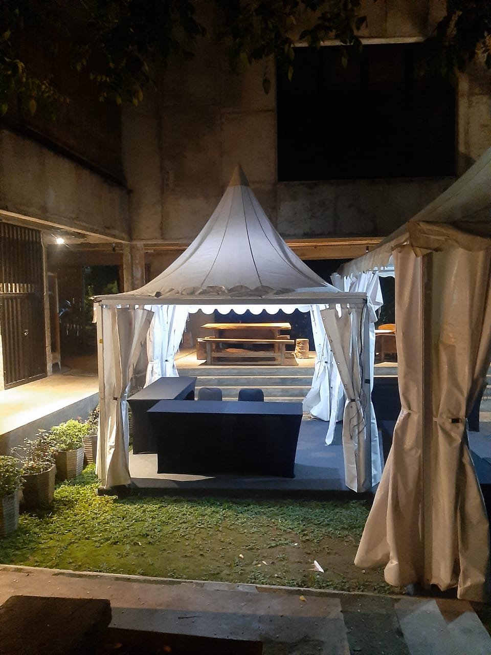 Sewa Tenda di Gedung Pewayangan Kautaman – TMII, Jakarta Timur | Rental Jabodetabek by Gaharu Production