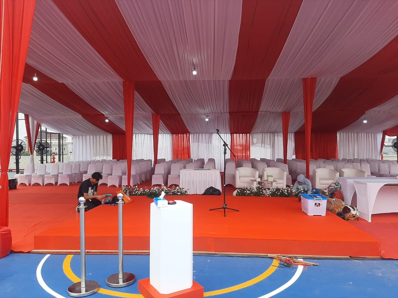 Sewa Podium di Smesco Convention Hall — Pancoran / JKW Area | Rental Jabodetabek by Gaharu Production