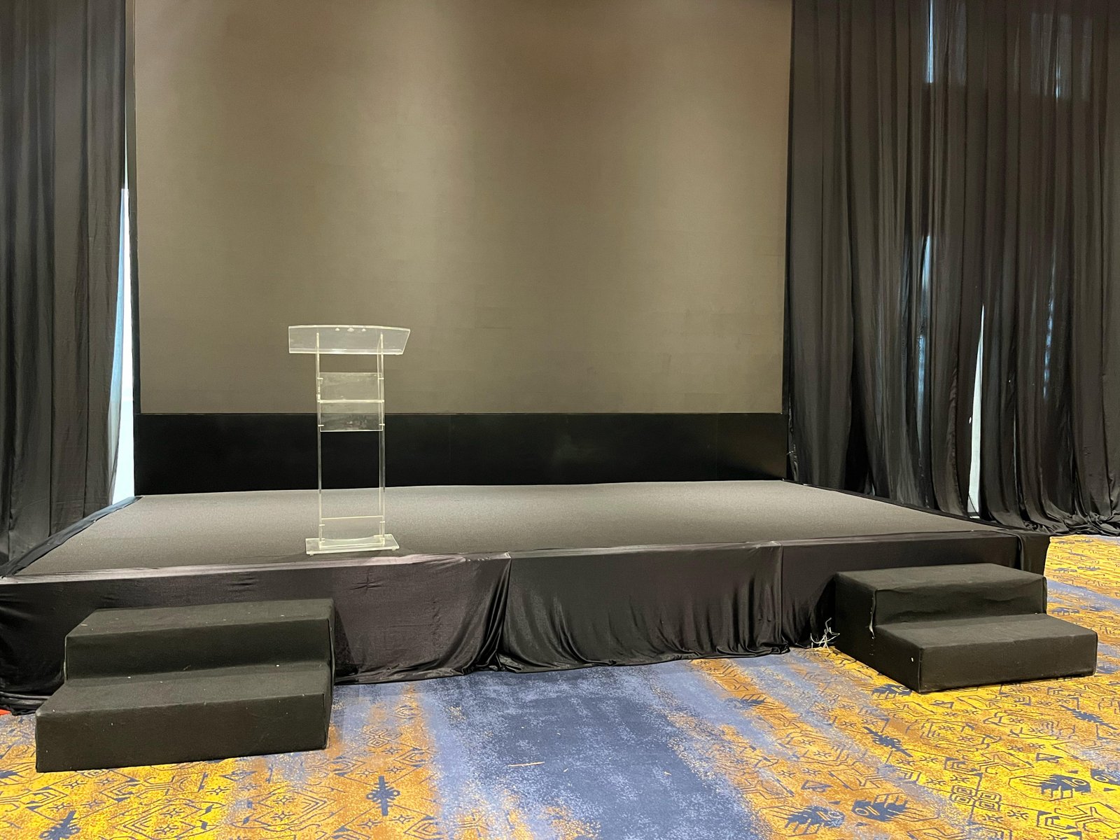 Sewa Podium di Johar Baru — Jakarta Pusat | Rental Jabodetabek by Gaharu Production