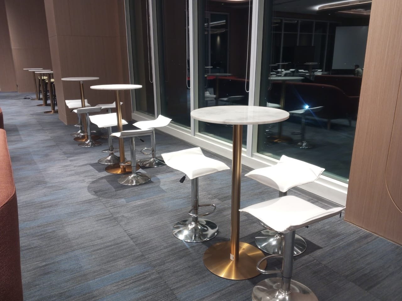 Sewa Barstool & Kursi Bar di Hotel Mulia Senayan – Senayan