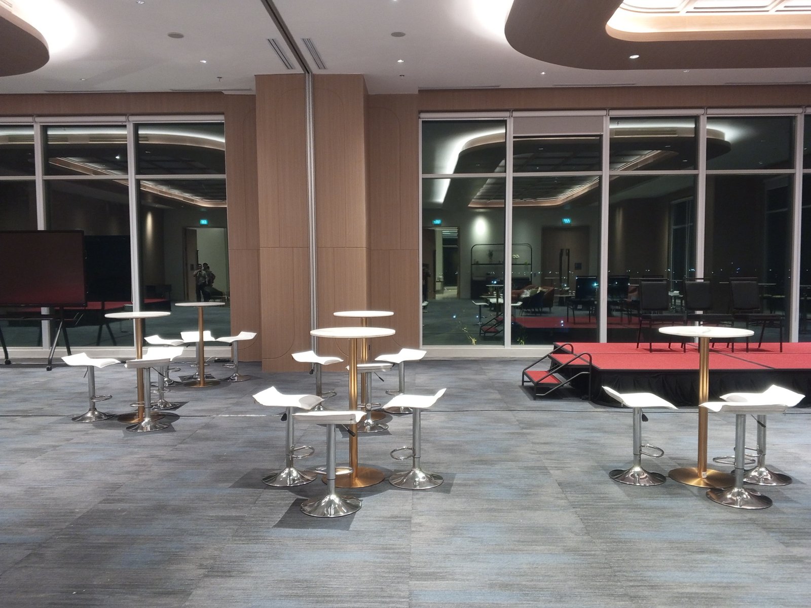 Sewa Barstool & Kursi Bar di Grand Sahid Jaya Hotel – Jakarta Pusat