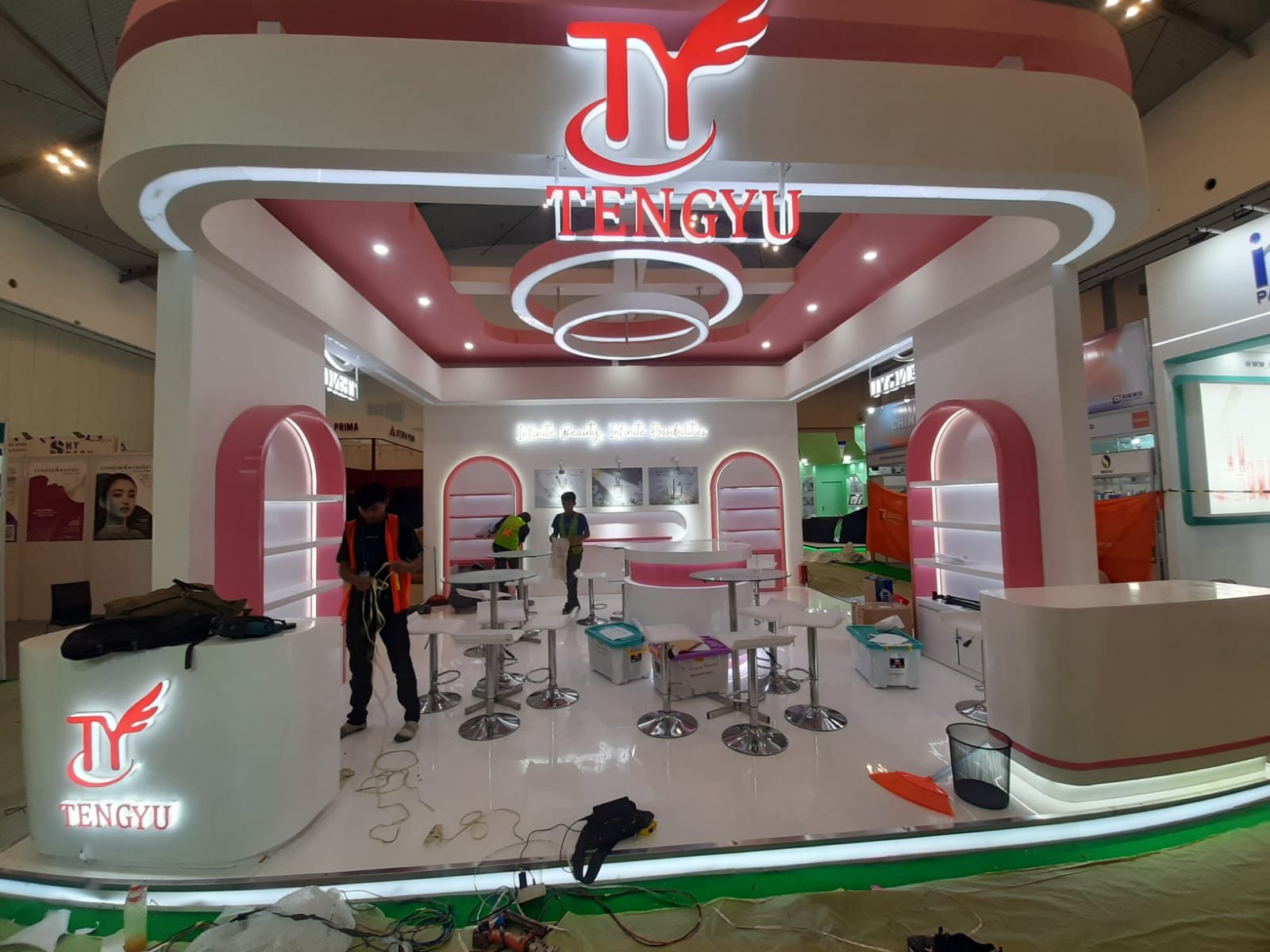 Sewa Barstool & Kursi Hutan Kota GBK — Senayan Bersama Rental Jabodetabek by Gaharu Production