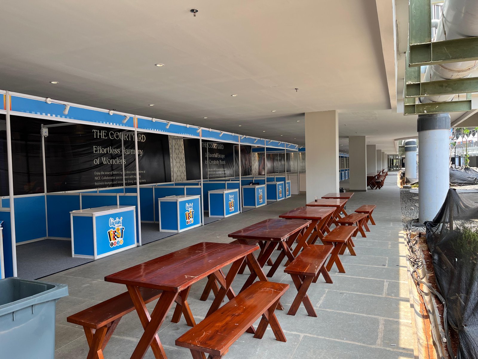 Sewa Kursi & Meja Taman Set Hotel Mulia Senayan — Senayan | Rental Jabodetabek by Gaharu Production