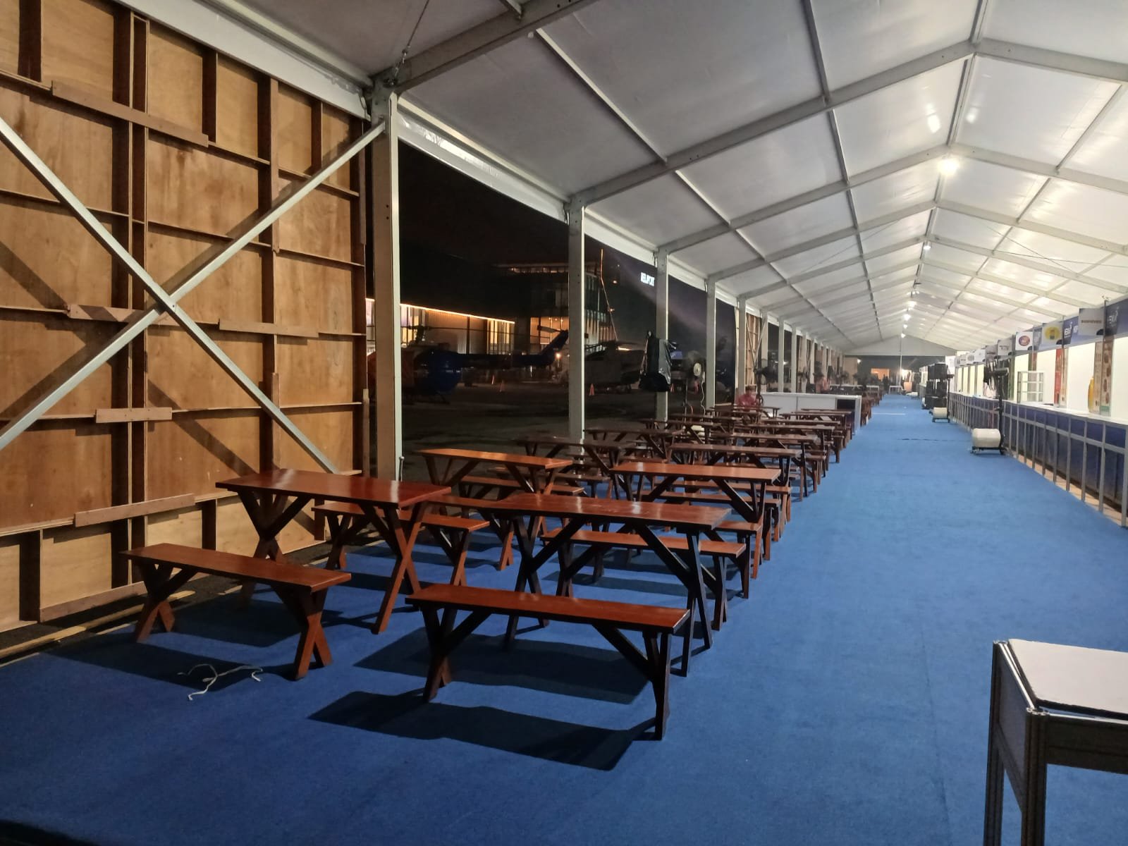 Sewa Kursi & Meja Taman Set Le Méridien Jakarta — Thamrin | Rental Jabodetabek by Gaharu Production