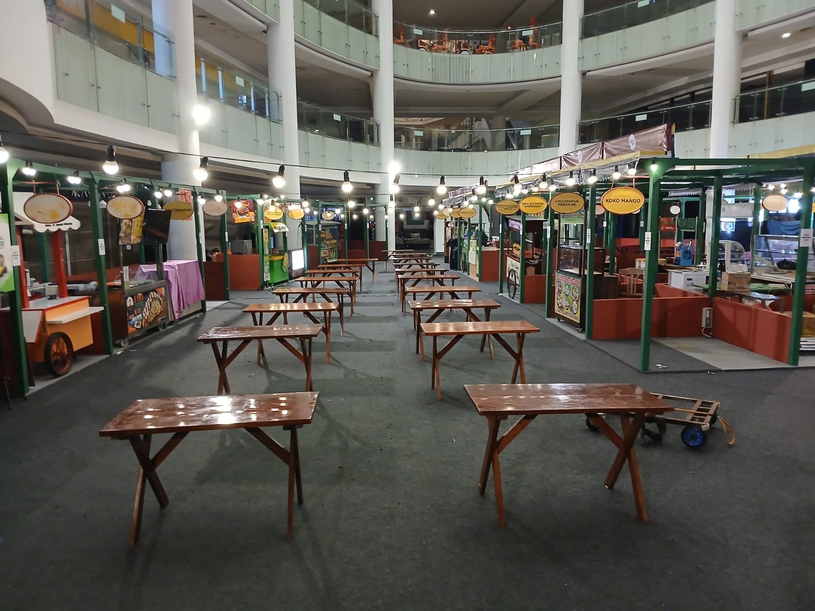 Sewa Kursi & Meja Taman Set AEON Mall BSD / Event Hall — BSD City | Rental Jabodetabek by Gaharu Production