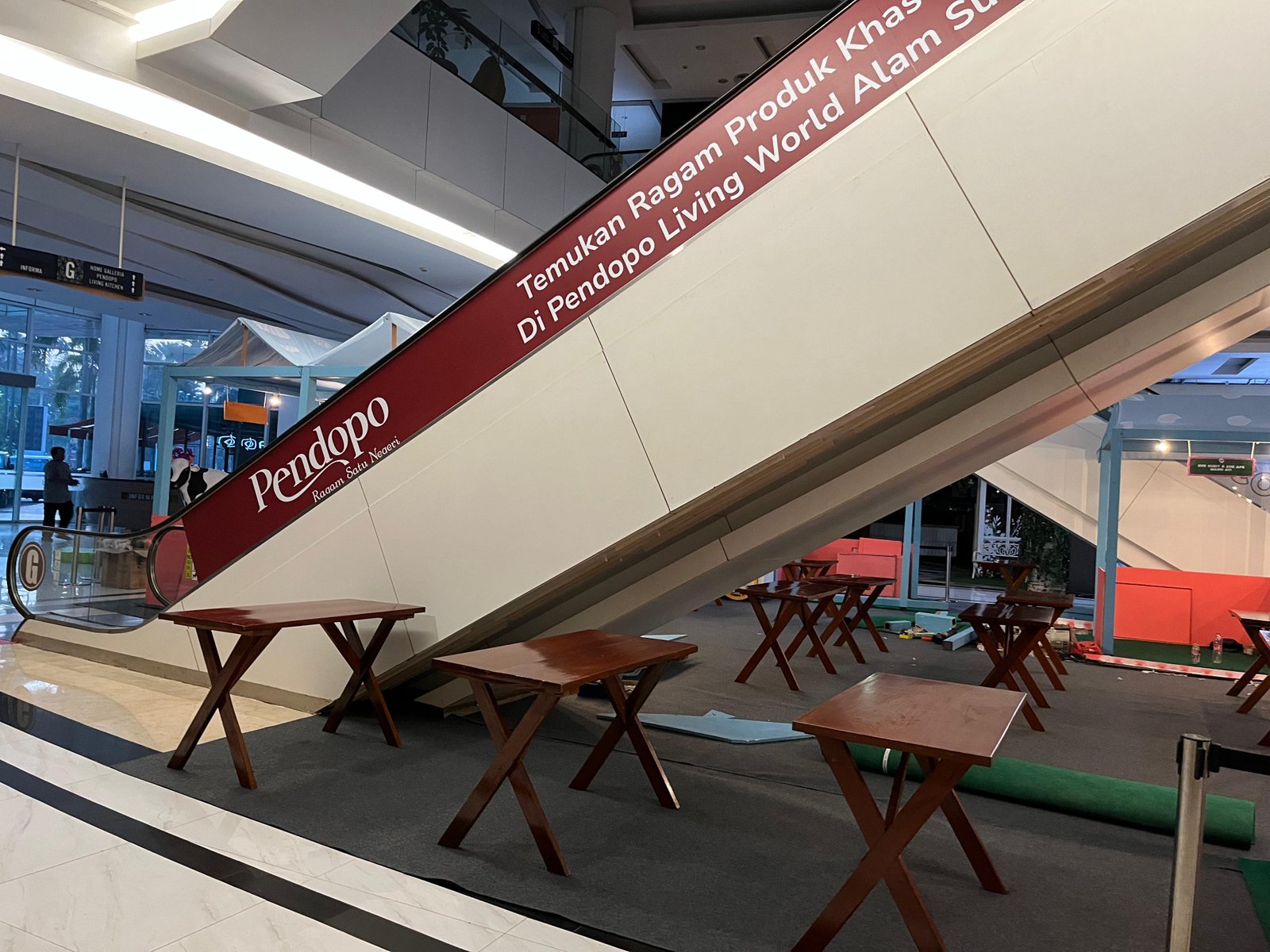 Sewa Kursi & Meja Taman Set Gedung Serbaguna Kampus — Depok | Rental Jabodetabek by Gaharu Production