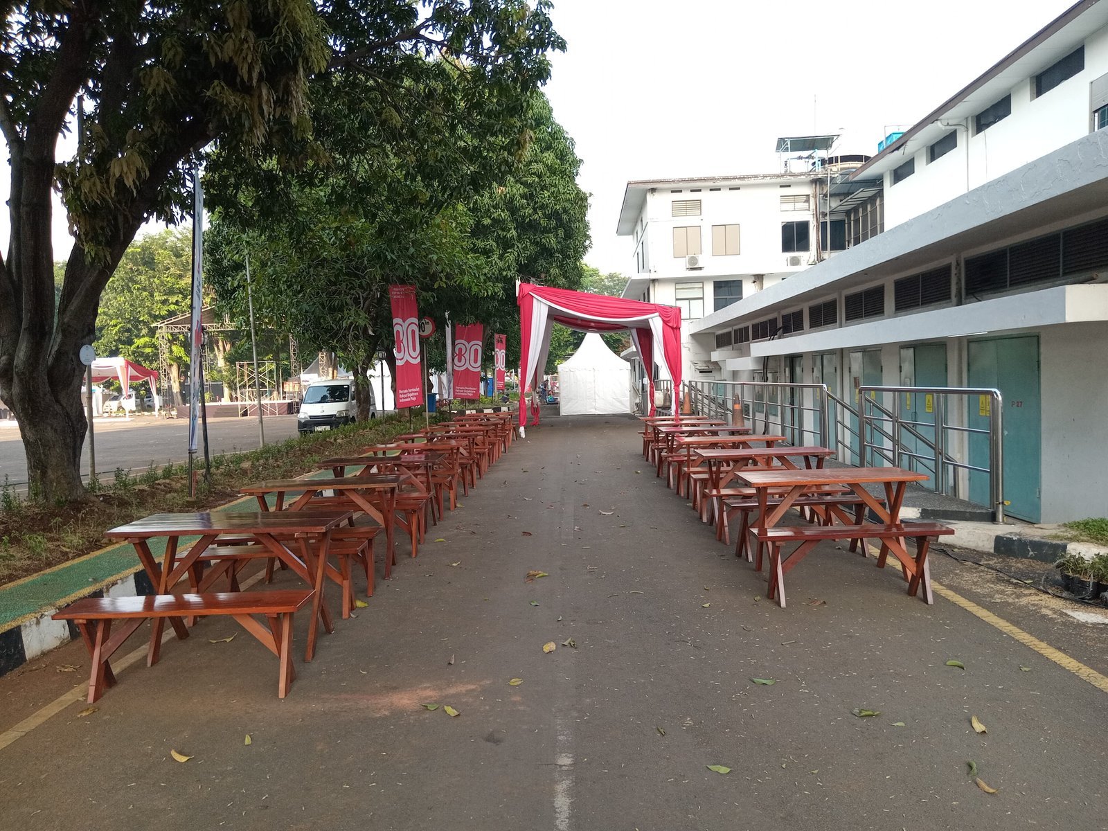 Sewa Kursi & Meja Taman Set Serpong Utara – Tangerang Selatan | Rental Jabodetabek by Gaharu Production