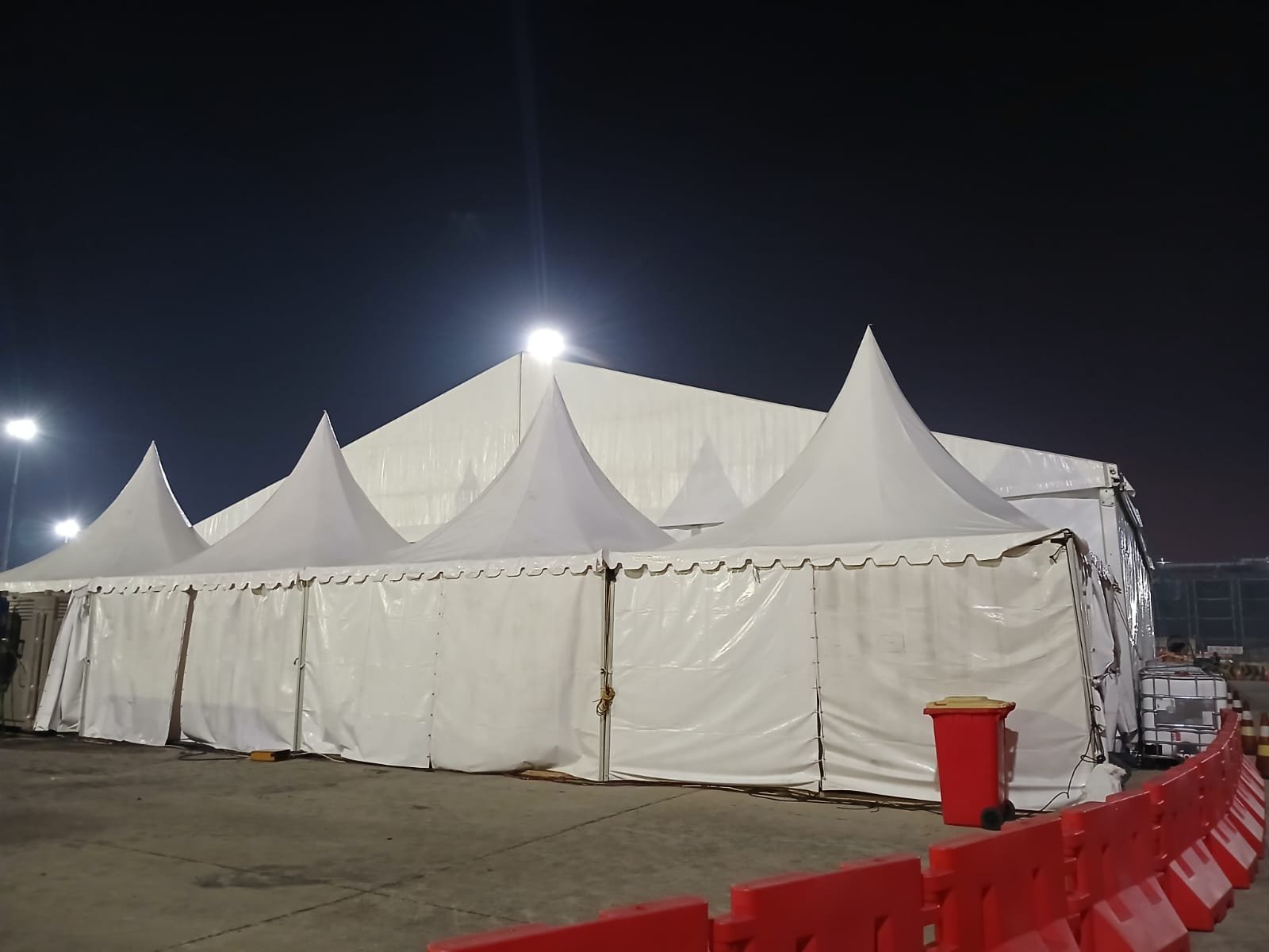 Sewa Tenda Sarnavil di Atlantis Water Adventure Jakarta Utara